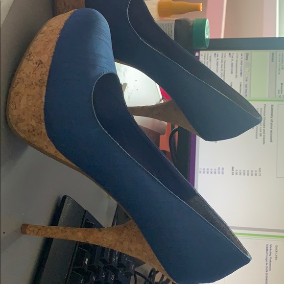 Heels - Picture 2 of 3